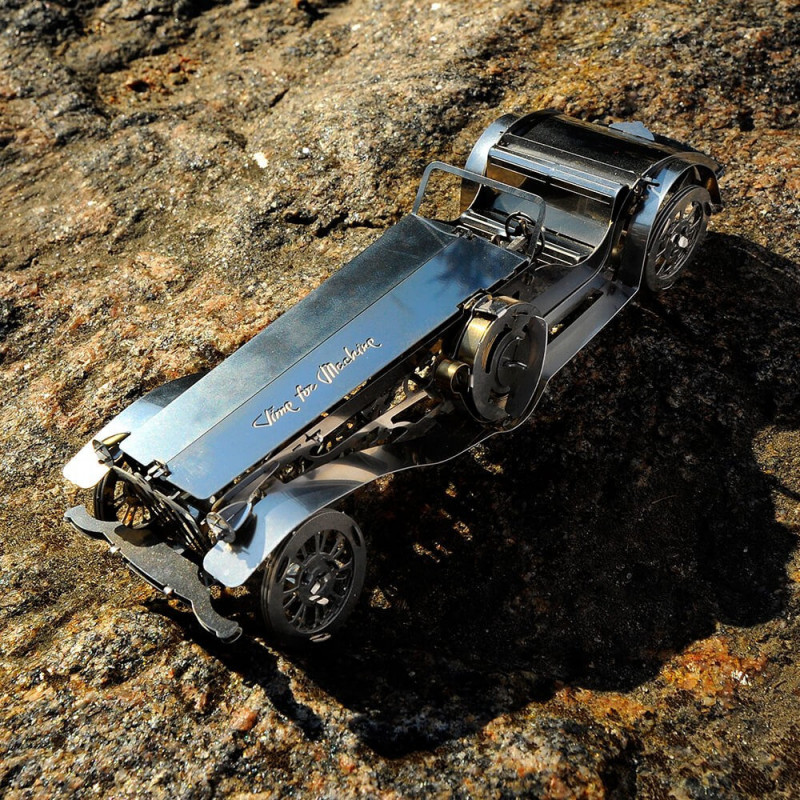 UA Juguetes – Glorious Cabrio Mechanical Metal Model Kit | Time