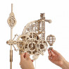 UA Juguetes – Reloj Aero de UGEARS – Reloj de pared con péndulo