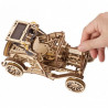 UA Juguetes – Automóvil Retro UGR-T – maqueta mecánica para construir