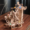 UA Juguetes – Carrera de Canicas con Elevador en Espiral de UGEARS – maqueta mecánica