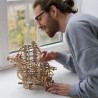 UA Juguetes – Carrera de Canicas con Elevador en Espiral de UGEARS – maqueta mecánica