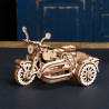 UA Juguetes – Motocicleta Voladora de Hagrid™ con Sidecar de UGEARS – maqueta mecánica