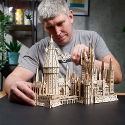 UA Juguetes – Castillo de Hogwarts™ de UGEARS – maqueta de madera para construir