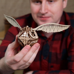 UA Juguetes – Snitch Dorada™ de UGEARS – maqueta mecánica para montar