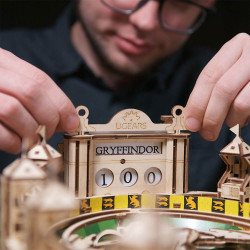 UA JUGUETES - Quidditch™ Flíper de UGEARS — maqueta mecánica para montar