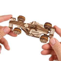 UA Juguetes – Compact de Carreras de UGEARS – maqueta mecánica para construir