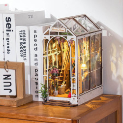 UA Juguetes – Casa Jardín – Escena en Miniatura de Madera para Sujetalibros