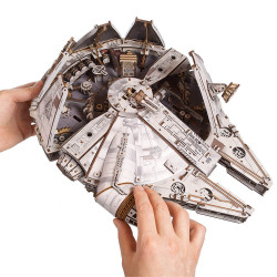 Millennium Falcon™ Ugears | Maqueta 3D de madera Star Wars™
