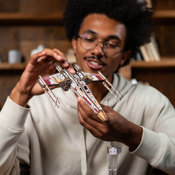 UA Juguetes Shop – UGEARS Luke Skywalker’s X-Wing Starfighter™ – iconic ship from the Star Wars™ saga | 3D Puzzle