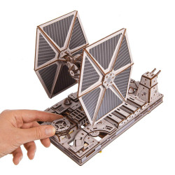 TIE Fighter™ UGEARS – Maqueta de Madera Mecánica Star Wars | UA Juguetes