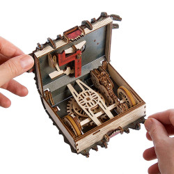 UA Juguetes Shop – UGEARS The Monster Book of Monsters – Harry Potter™ 3D Wooden Mechanical Puzzle